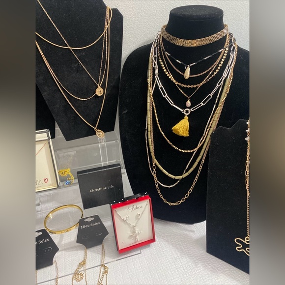 Tai,IGou Serafina,Beth W,Avondayle,Berry & more Lot#101 - Picture 6 of 8